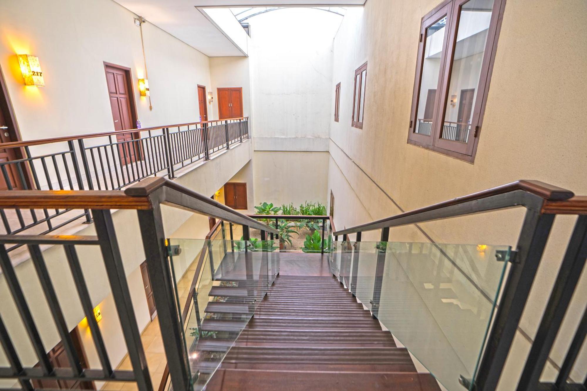 Jambuluwuk Residence Pakubuwono Jakarta Exteriör bild